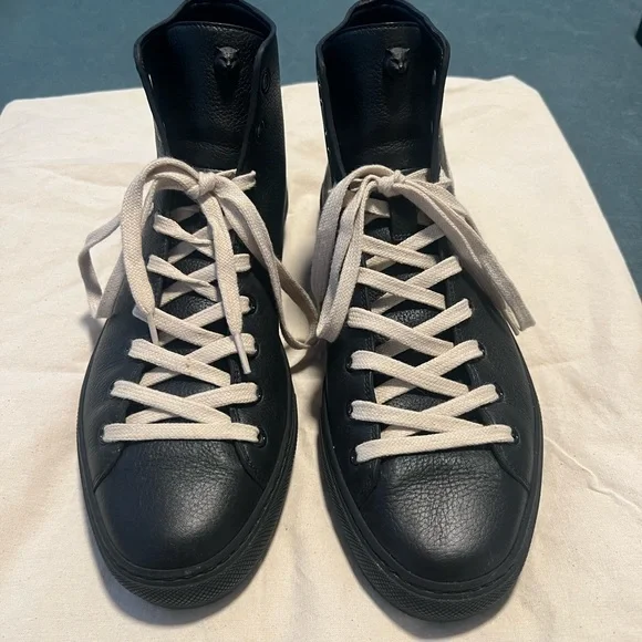 Gucci Black Leather Sneakers with White Accents - Picture 3 of 5